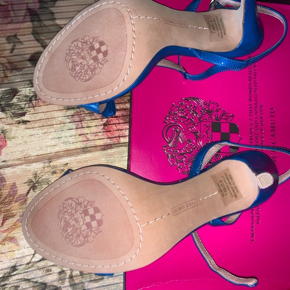 Sandals - Picture 4 of 5